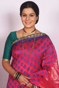 Geetanjali Tikekar as Anjali Agnihotri